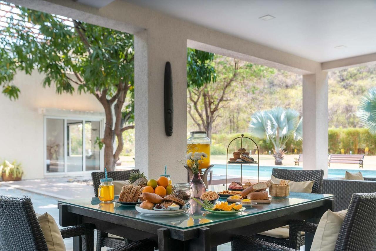 The Leaf By Stayvista - An Enchanting Escape Offering A Pool, Terrace, Lush Lawn, Contemporary Interiors, And Indoor Games Алибаг Екстериор снимка