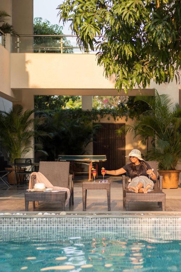 The Leaf By Stayvista - An Enchanting Escape Offering A Pool, Terrace, Lush Lawn, Contemporary Interiors, And Indoor Games Алибаг Екстериор снимка