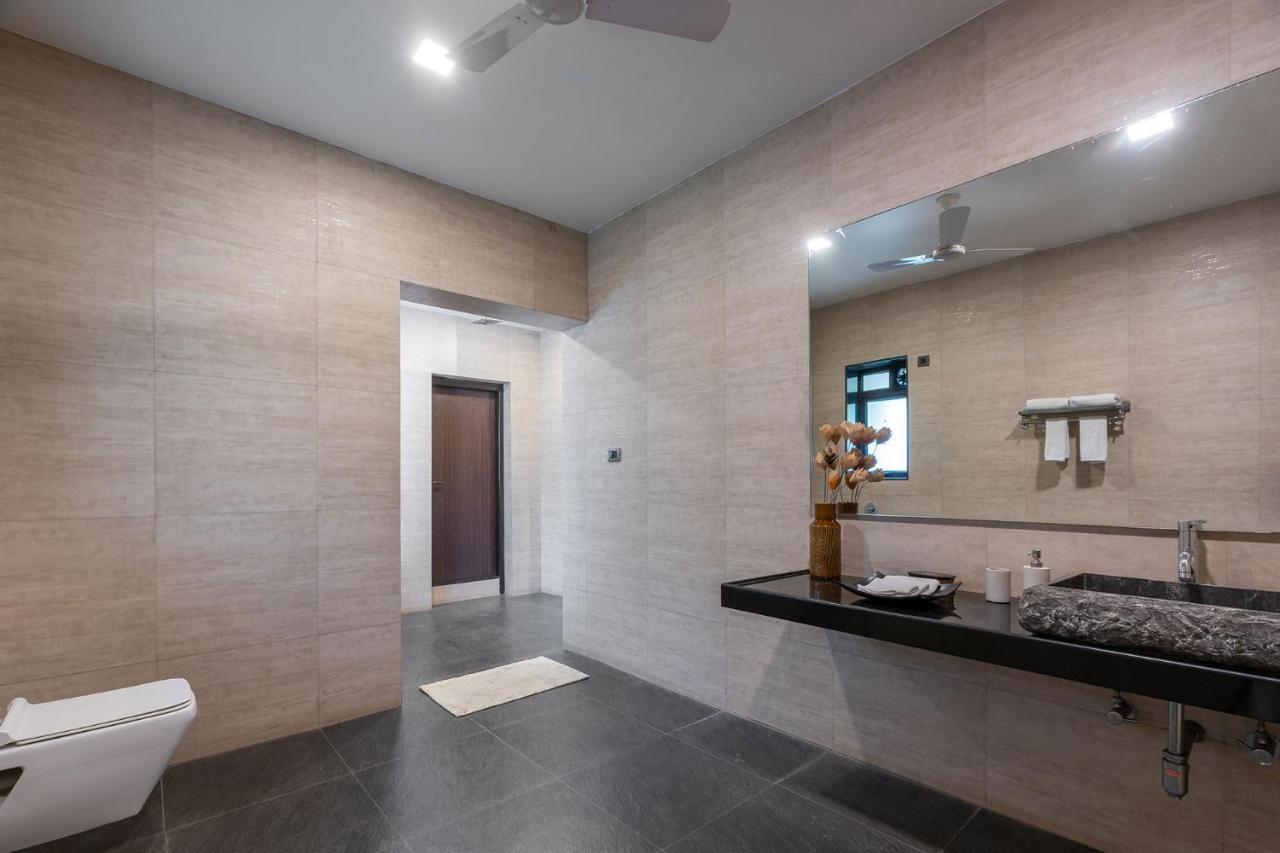 The Leaf By Stayvista - An Enchanting Escape Offering A Pool, Terrace, Lush Lawn, Contemporary Interiors, And Indoor Games Алибаг Екстериор снимка